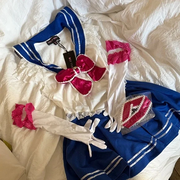 Sailor-Inspired Blue and Pink Dress - Picture 5 of 7